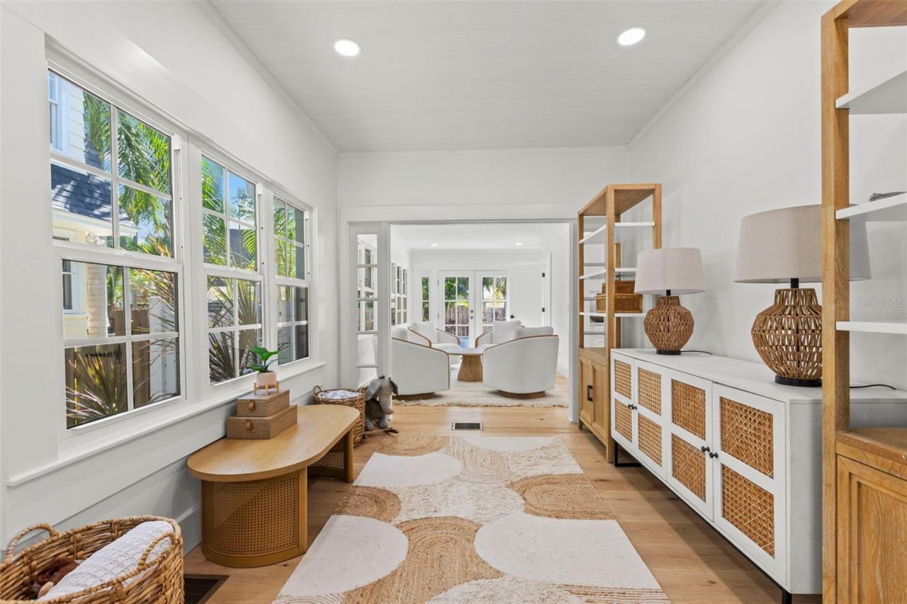 816 15th Avenue Ne, Saint Petersburg, FL 33704 Photo