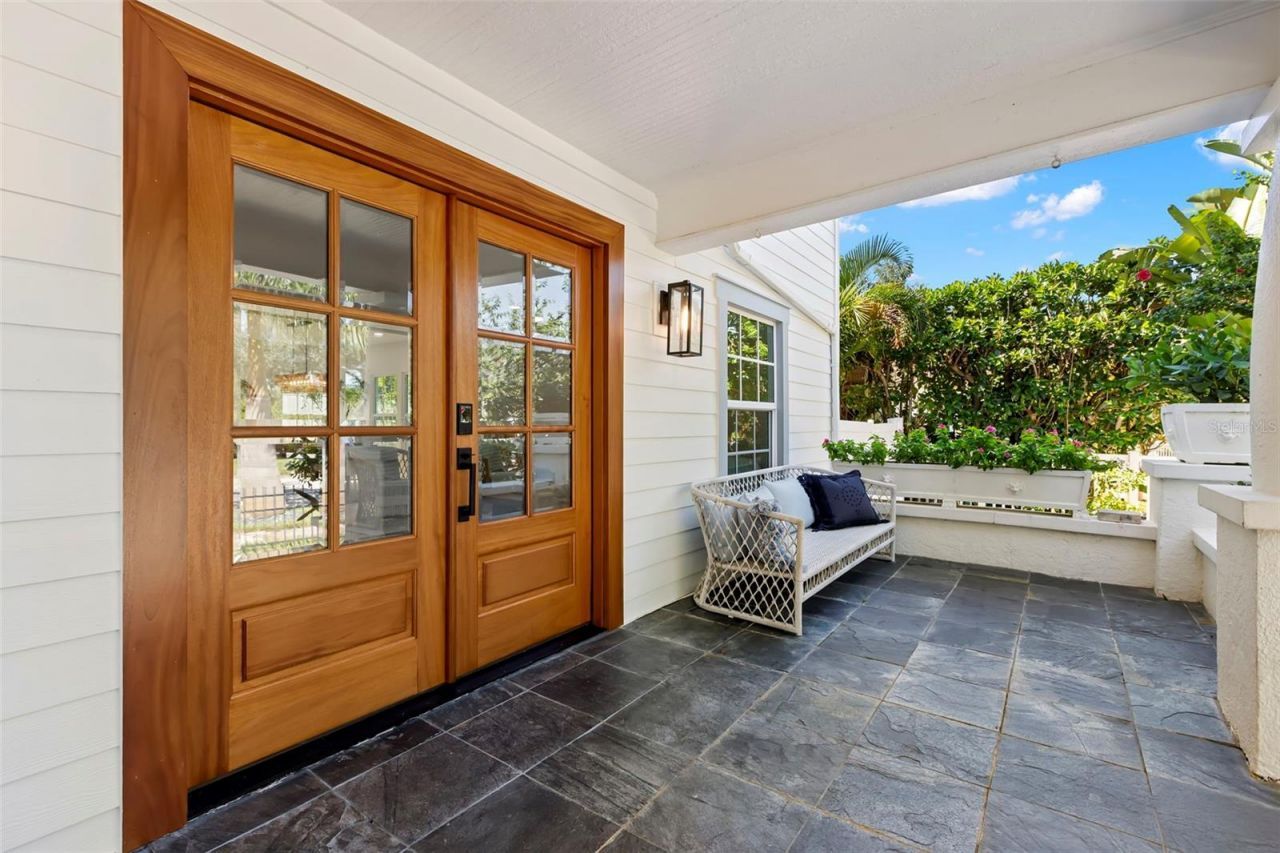 816 15th Avenue Ne, Saint Petersburg, FL 33704 Photo
