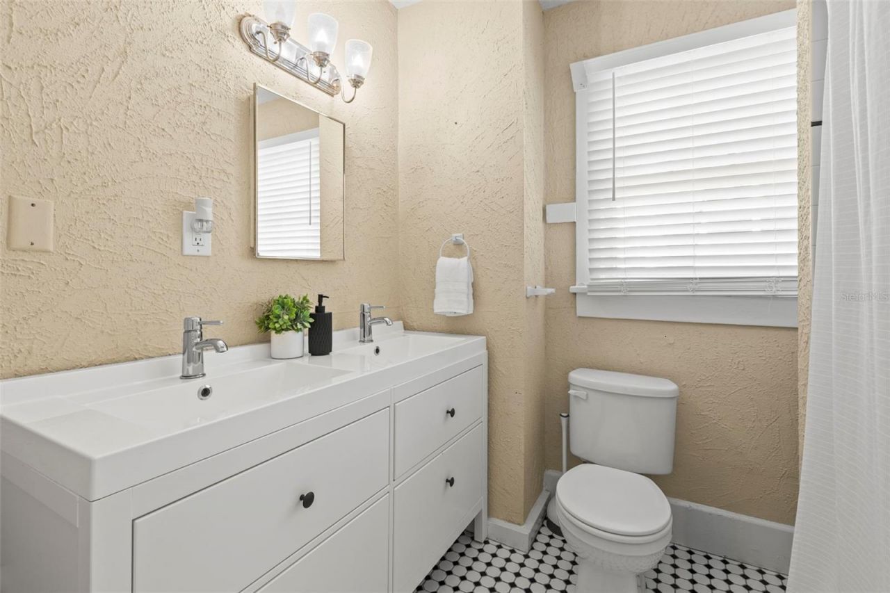 816 15th Avenue Ne, Saint Petersburg, FL 33704 Photo