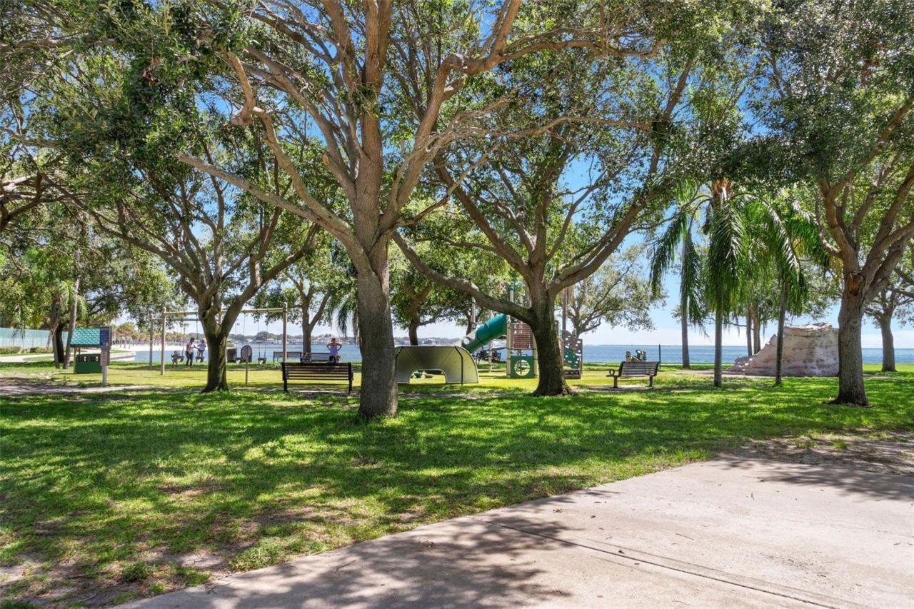 816 15th Avenue Ne, Saint Petersburg, FL 33704 Photo