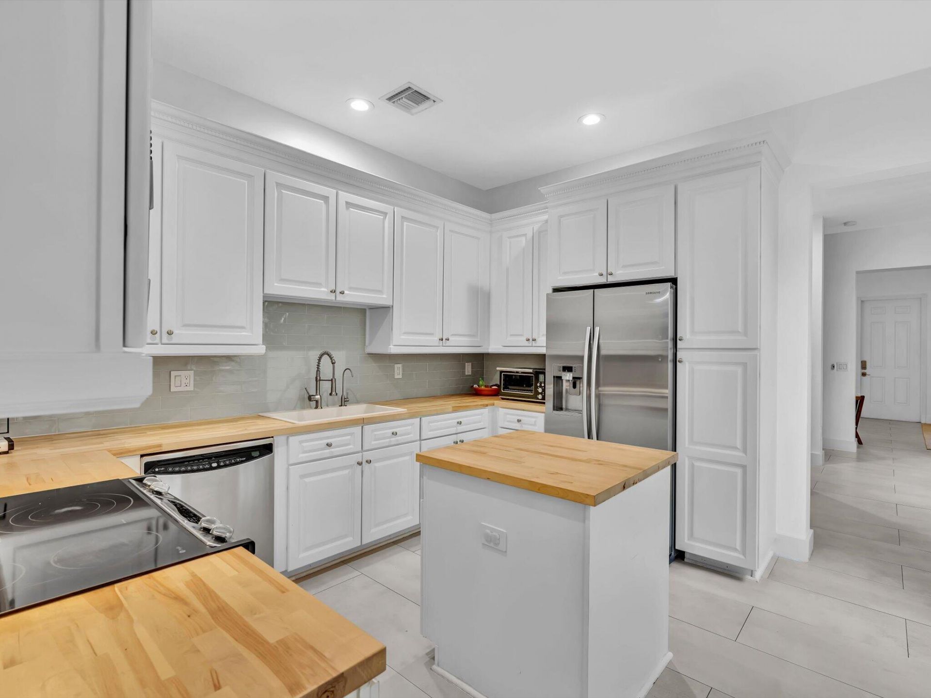 790 NW 83rd Lane, Boca Raton, FL 33487 Photo