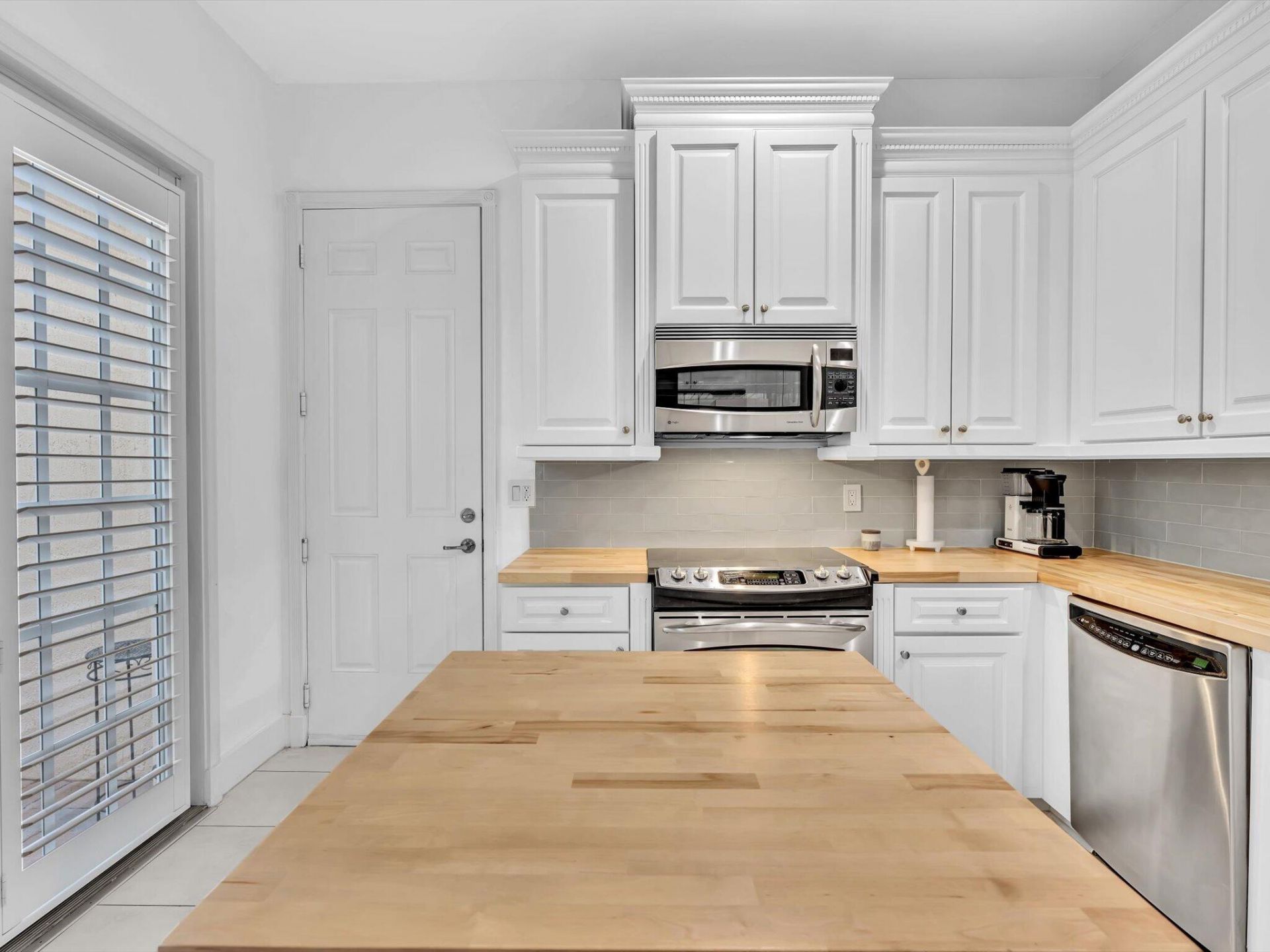 790 NW 83rd Lane, Boca Raton, FL 33487 Photo