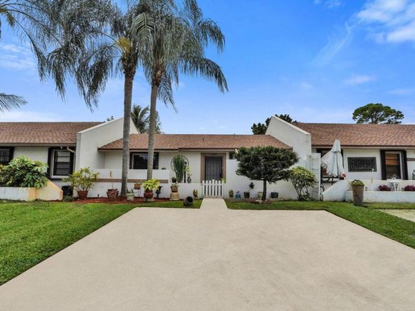 6120 FAIRFIELD Circle, Greenacres, FL 33463