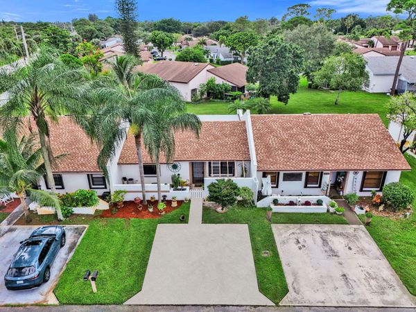 6120 FAIRFIELD Circle, Greenacres, FL 33463