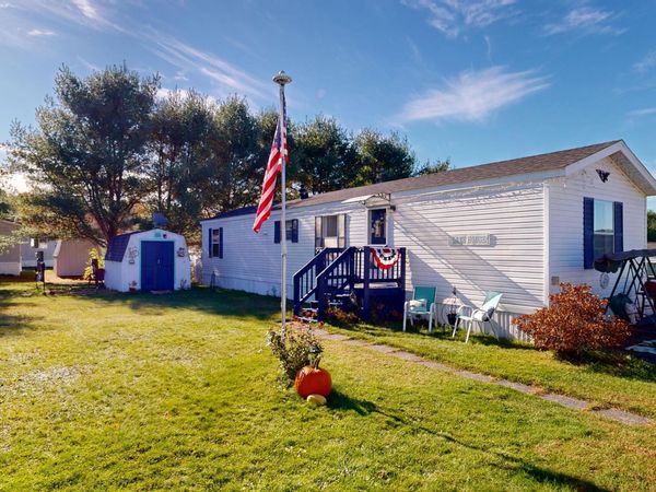 18 Dunlop Avenue, Mechanic Falls, ME 04256