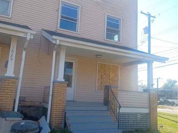 1631 First Street , Youngstown, OH 44509