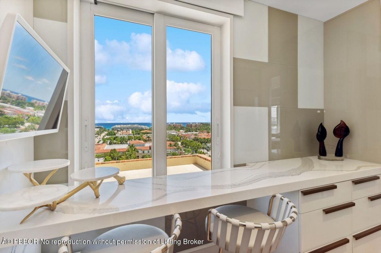 150 Bradley Place, Unit 906, Palm Beach, FL 33480 Photo
