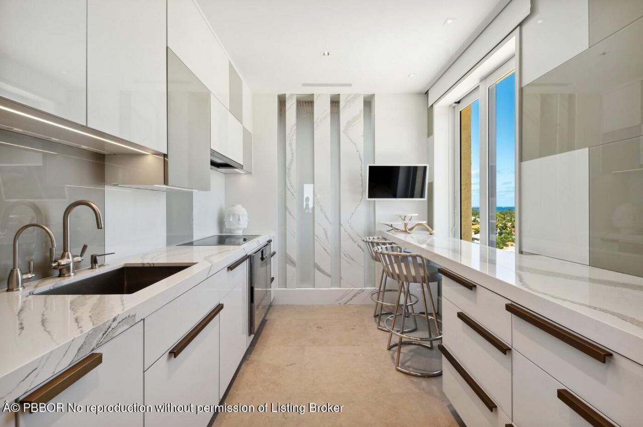 150 Bradley Place, Unit 906, Palm Beach, FL 33480 Photo