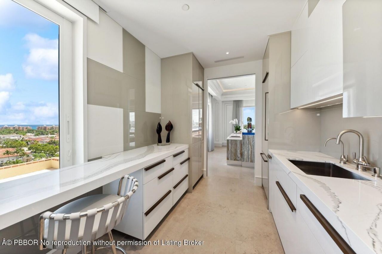 150 Bradley Place, Unit 906, Palm Beach, FL 33480 Photo