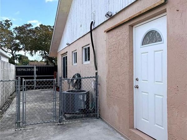 130 SW 115th Ave , Unit 1, Sweetwater, FL 33174