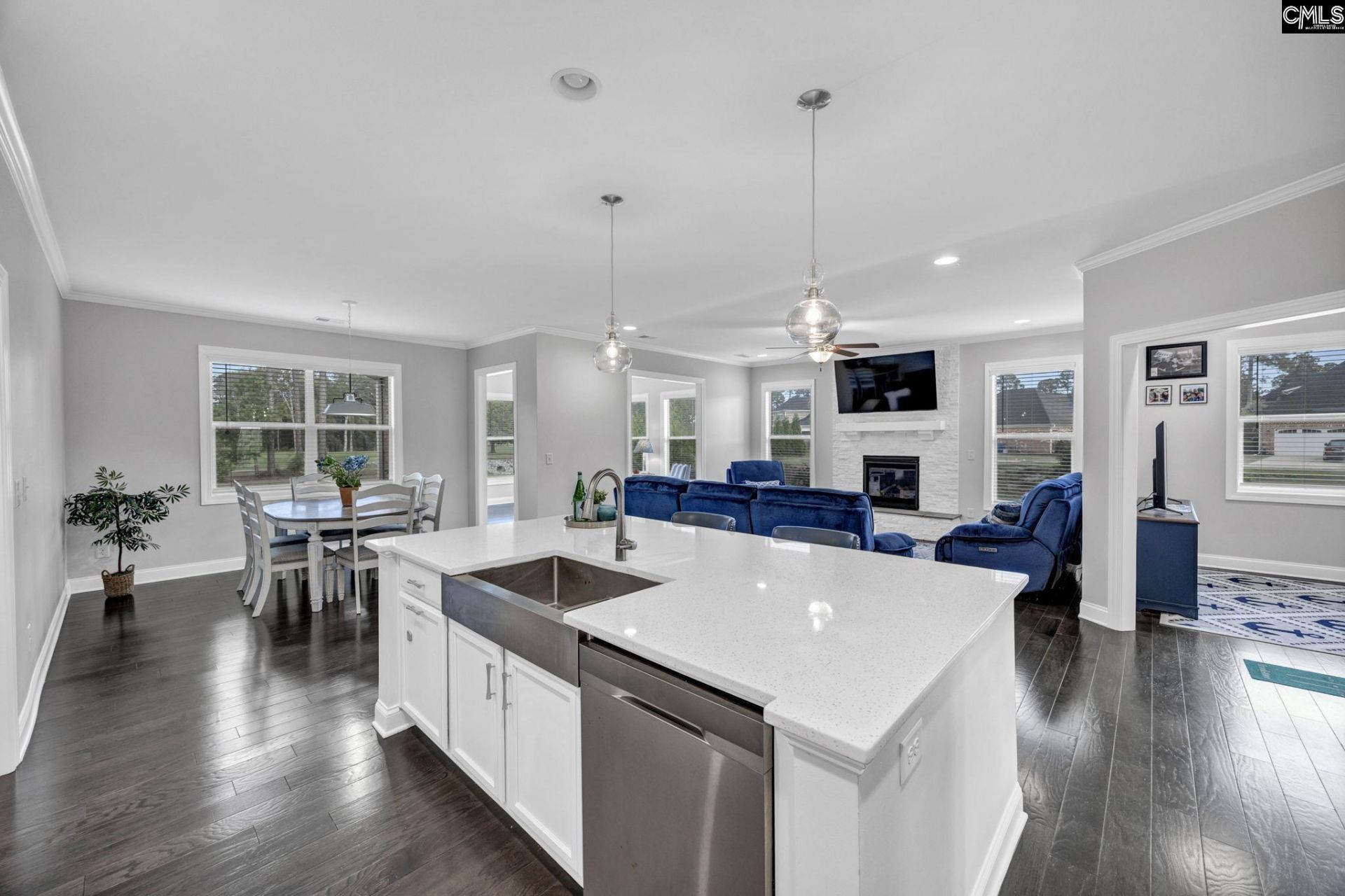 426 Club View Drive  Photo 11