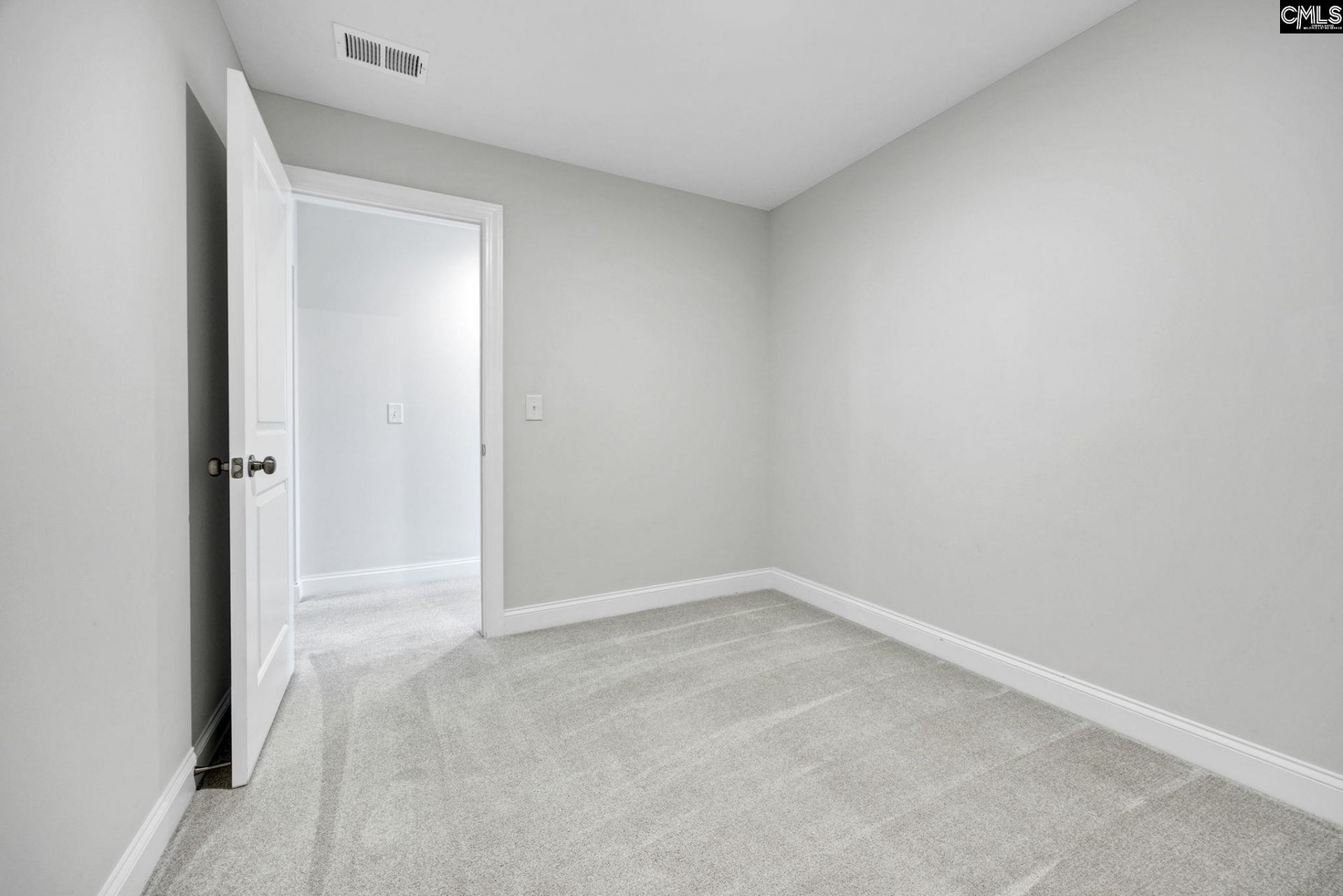 426 Club View Drive  Photo 36