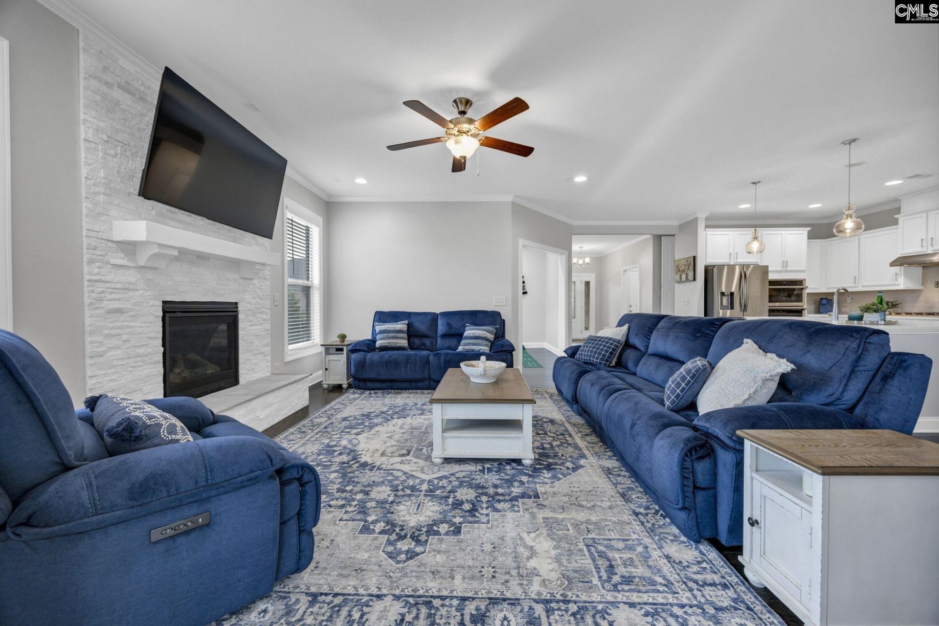 426 Club View Drive  Photo 8