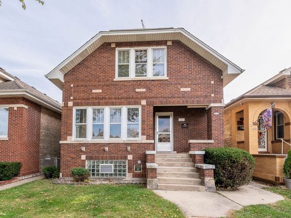 4825 N Meade Avenue, Chicago, IL 60630