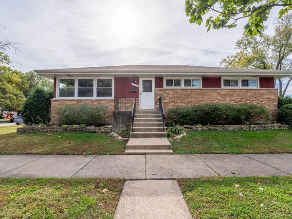 9700 S 51st Avenue, Oak Lawn, IL 60453