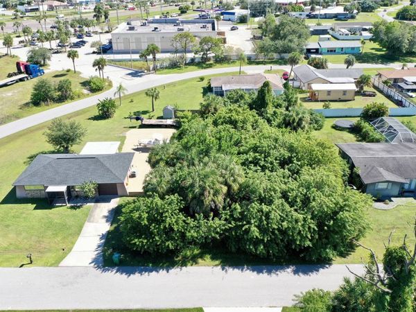 581 SPRUCE STREET NW, PORT CHARLOTTE, FL 33952
