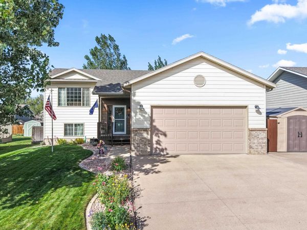 1225 SUMMERFIELD DR, Rapid City, SD 57703