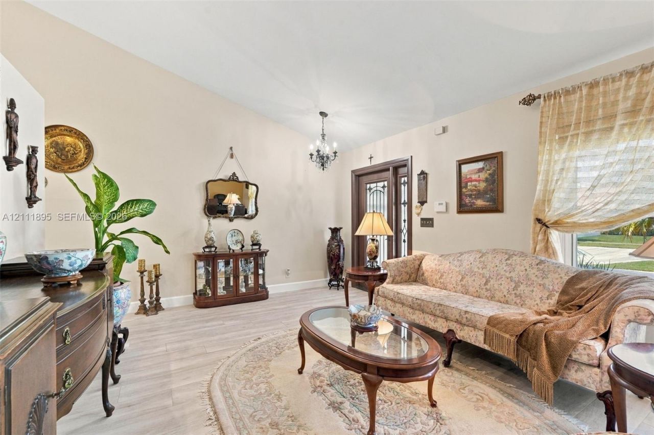 5792 Sun Pointe Cir , Boynton Beach, FL 33437 Photo