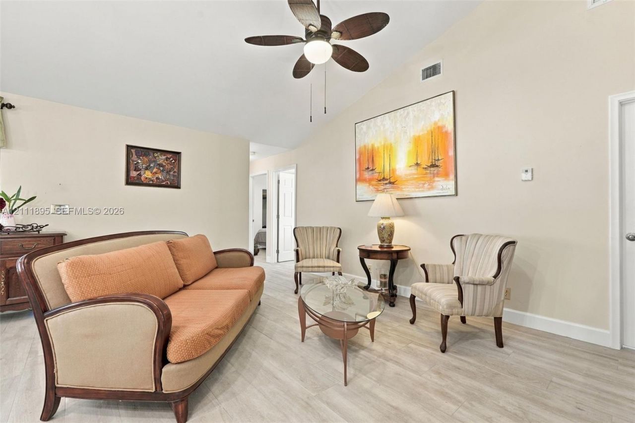 5792 Sun Pointe Cir , Boynton Beach, FL 33437 Photo