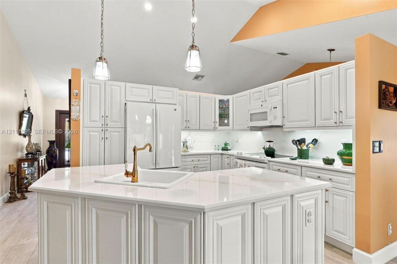 5792 Sun Pointe Cir , Boynton Beach, FL 33437 Photo