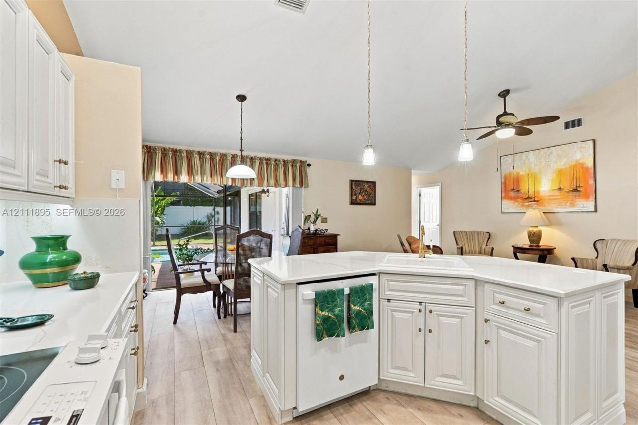 5792 Sun Pointe Cir , Boynton Beach, FL 33437 Photo