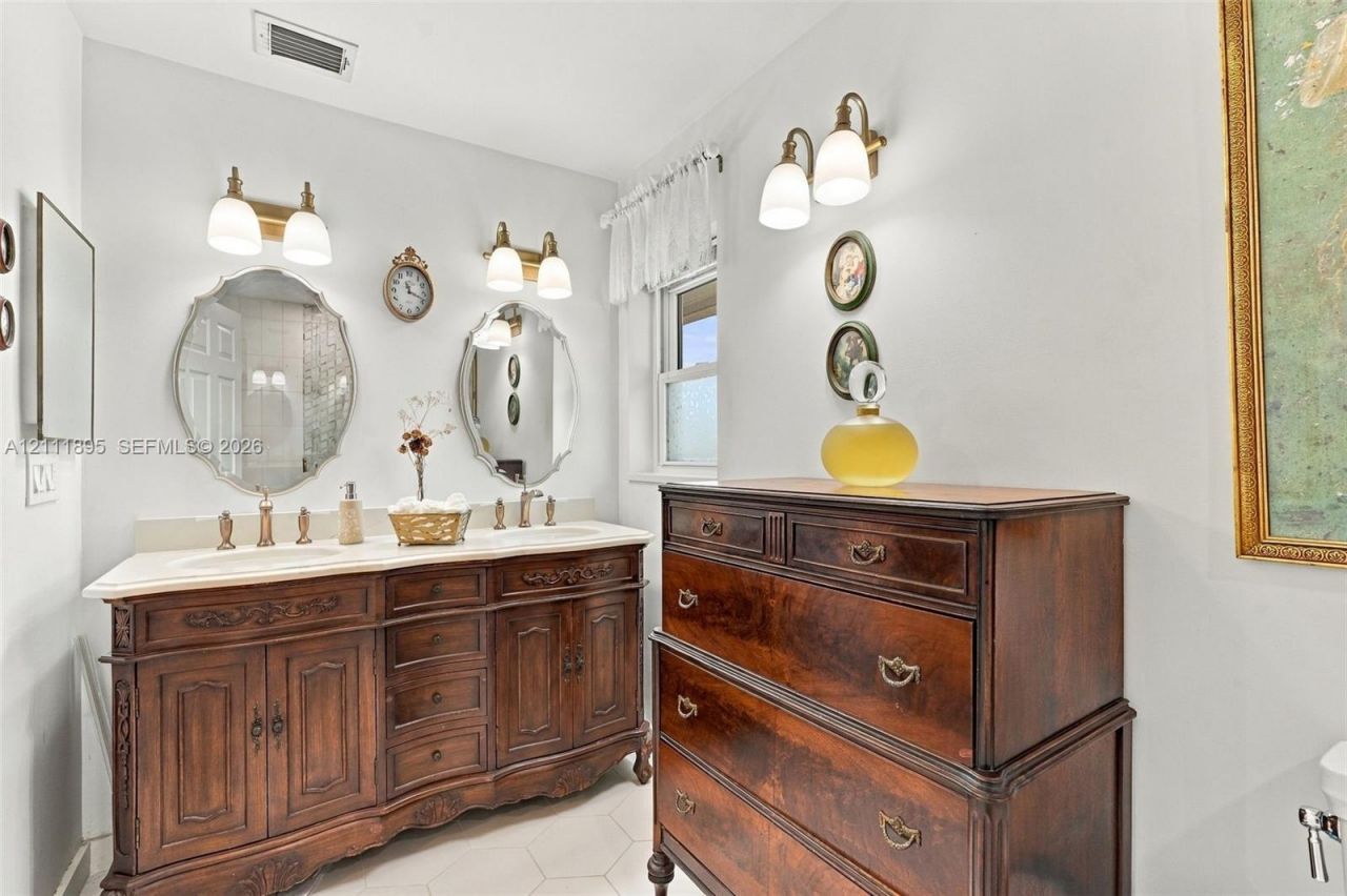 5792 Sun Pointe Cir , Boynton Beach, FL 33437 Photo