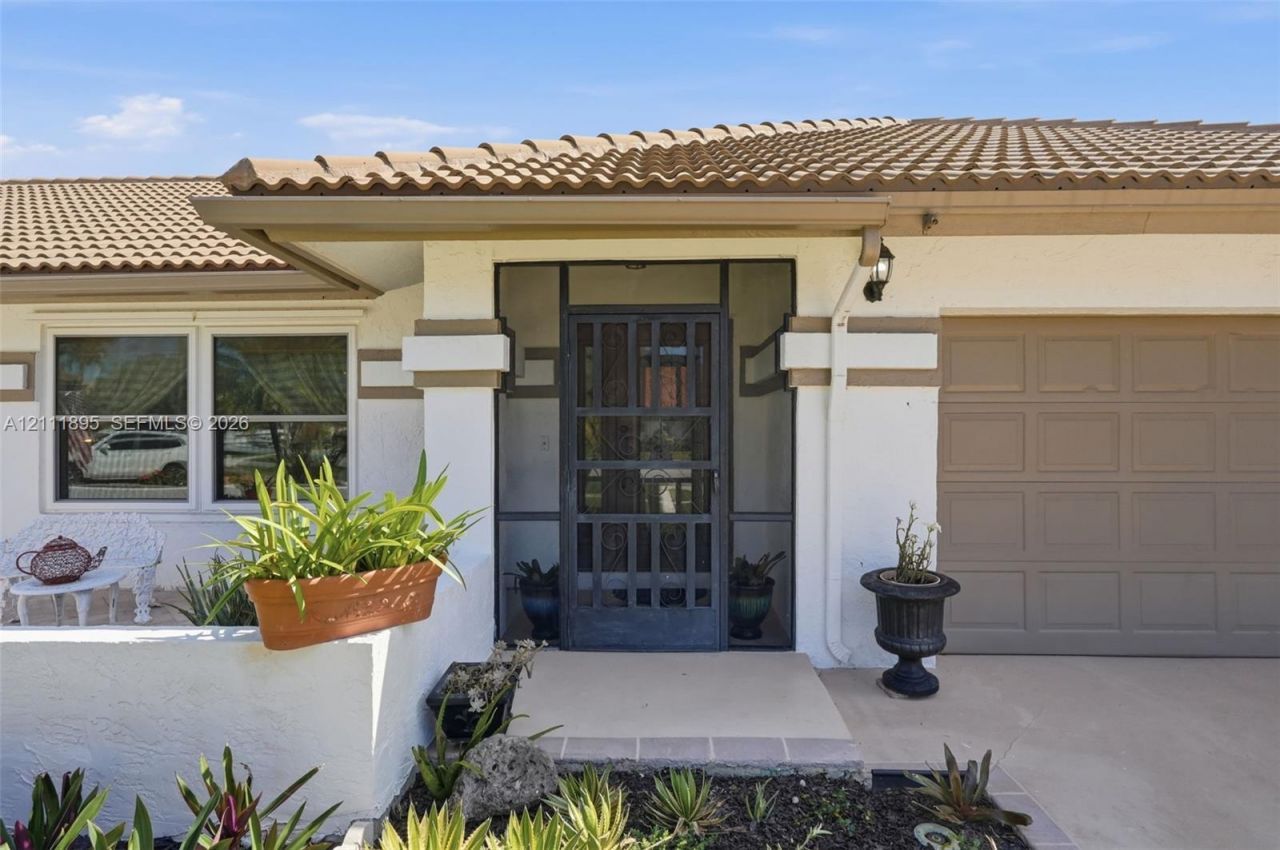 5792 Sun Pointe Cir , Boynton Beach, FL 33437 Photo