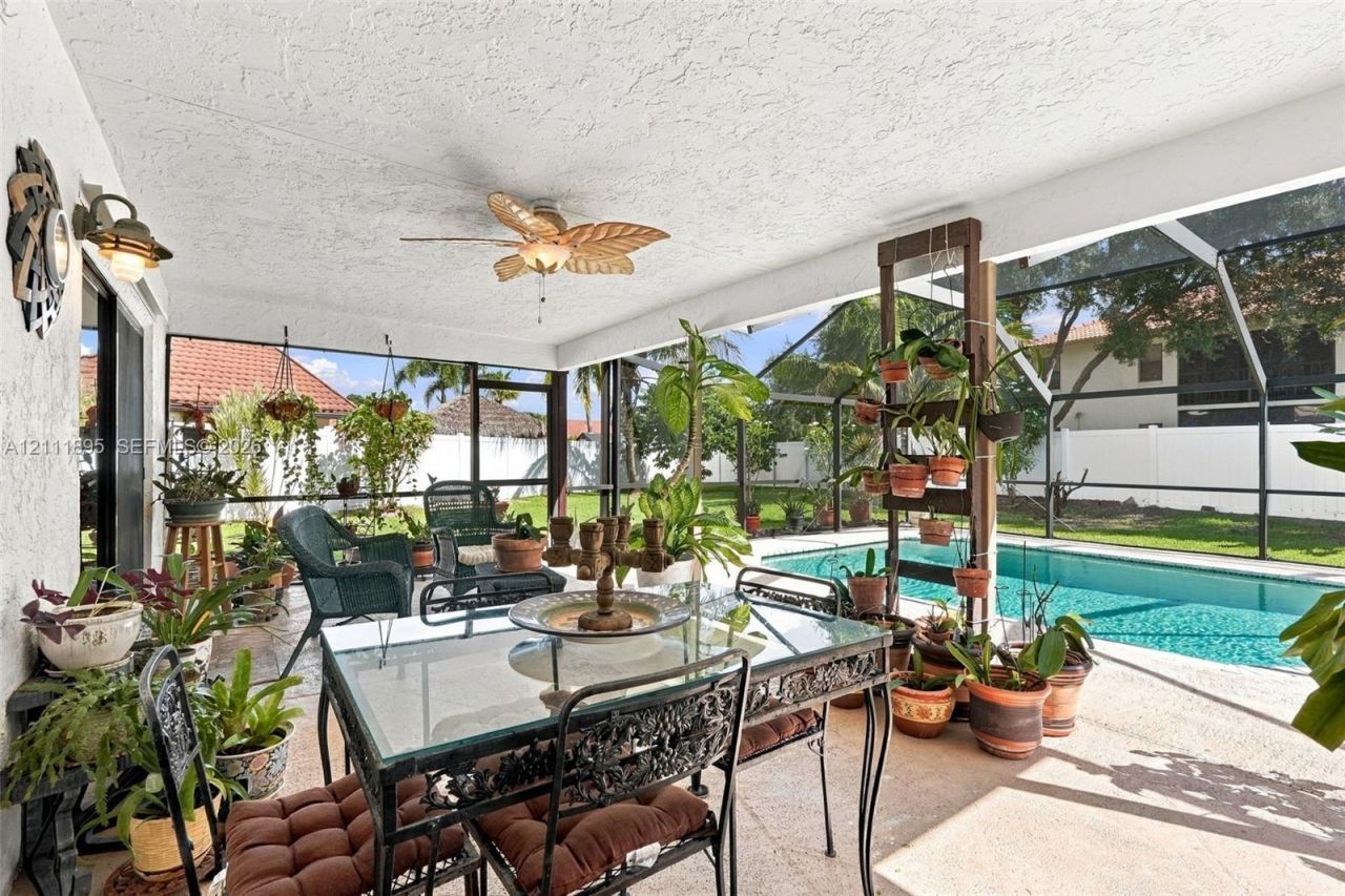 5792 Sun Pointe Cir , Boynton Beach, FL 33437 Photo