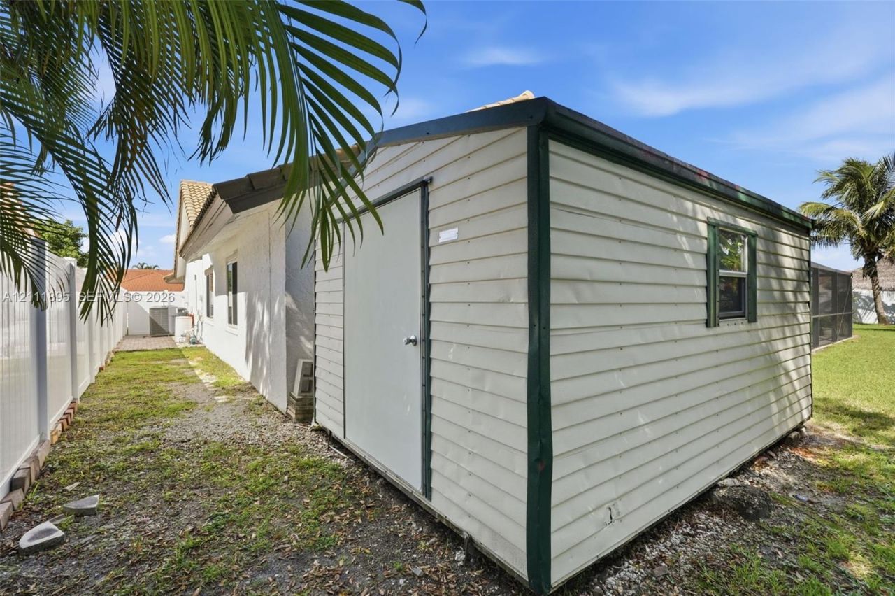 5792 Sun Pointe Cir , Boynton Beach, FL 33437 Photo