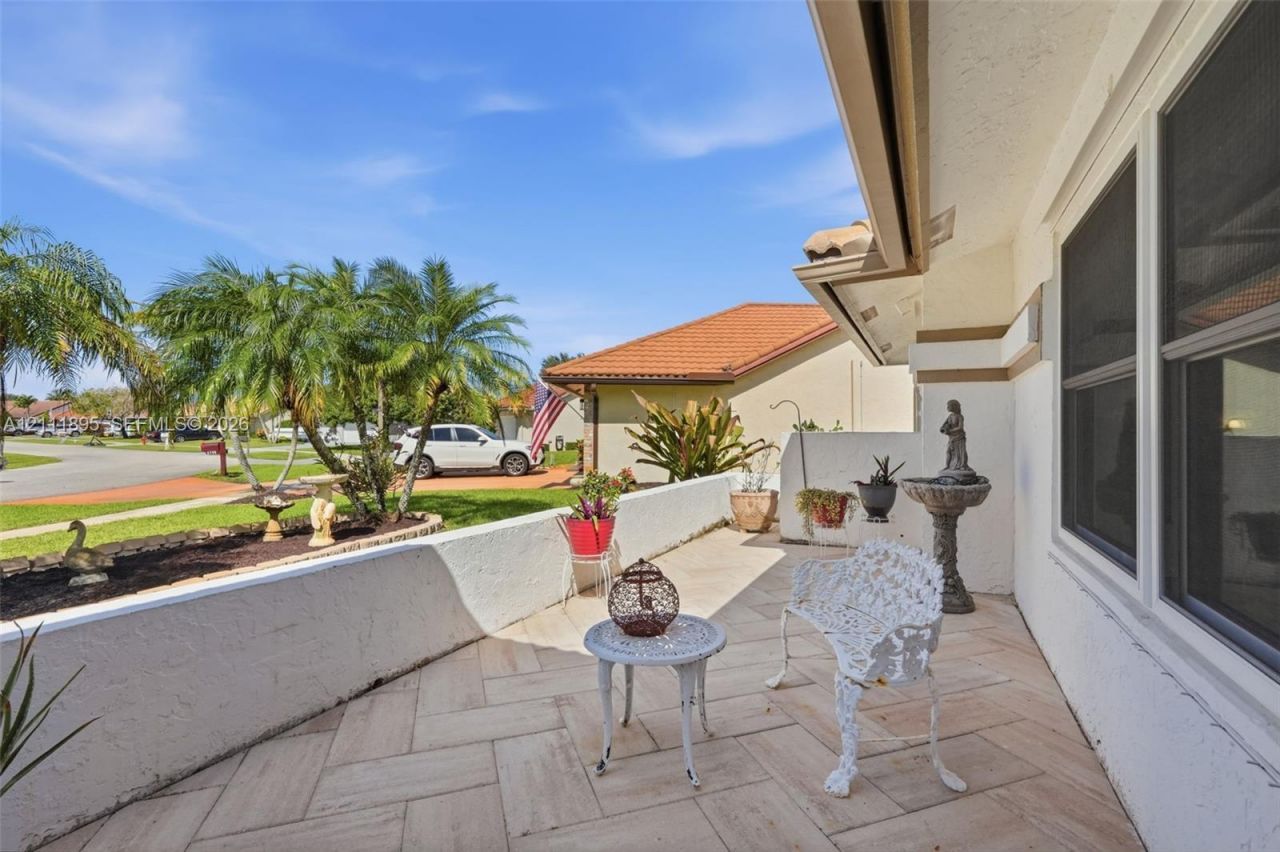 5792 Sun Pointe Cir , Boynton Beach, FL 33437 Photo