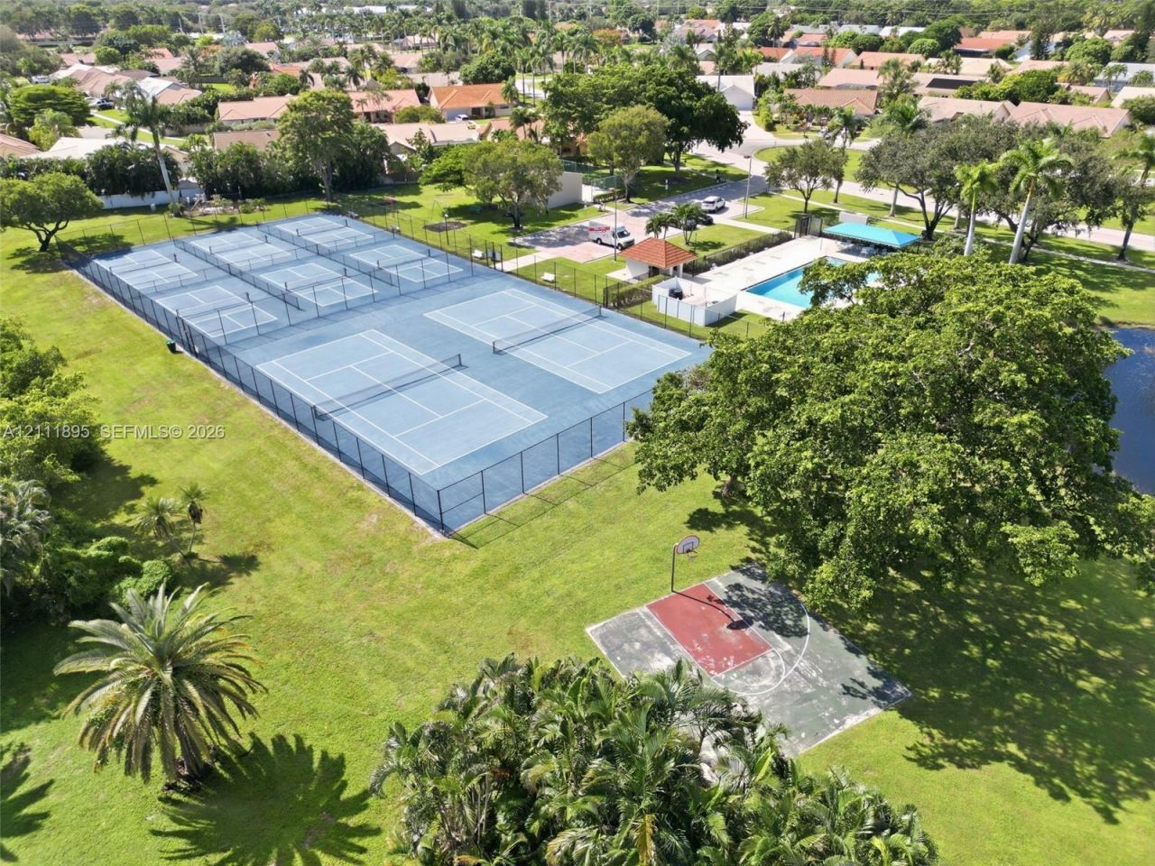 5792 Sun Pointe Cir , Boynton Beach, FL 33437 Photo