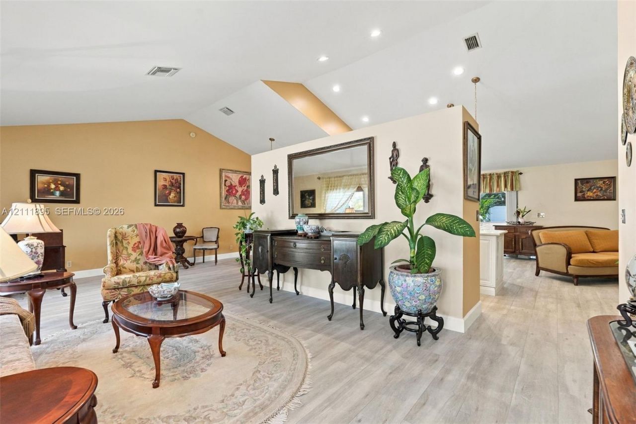 5792 Sun Pointe Cir , Boynton Beach, FL 33437 Photo