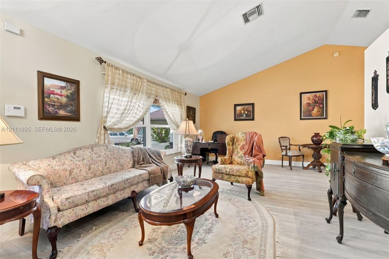 5792 Sun Pointe Cir , Boynton Beach, FL 33437 Photo