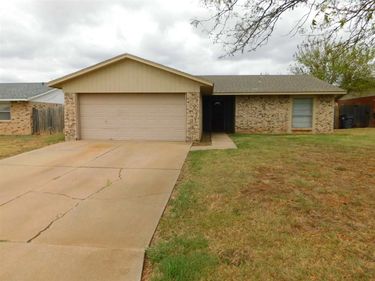 6407 SW Brookline Ave, Lawton, OK 73505