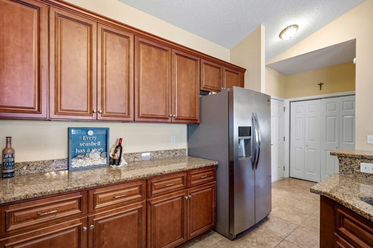 121 Orleans Ct. Photo 12