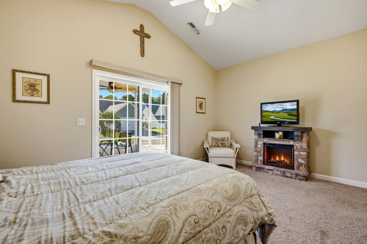 121 Orleans Ct. Photo 15