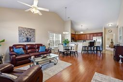 121 Orleans Ct. photo 4