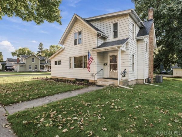 203 N Van Buren Street , Batavia, IL 60510