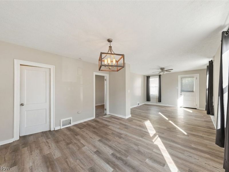 3623 Siam Avenue, Cleveland, OH 44113 Photo 12