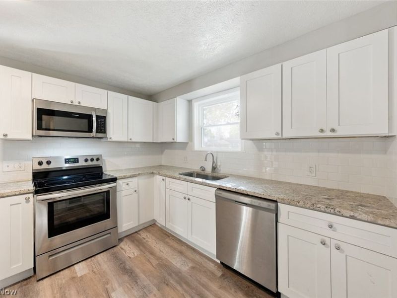3623 Siam Avenue, Cleveland, OH 44113 Photo 17