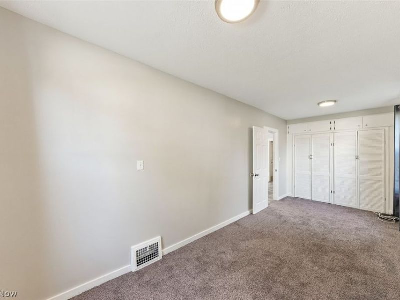 3623 Siam Avenue, Cleveland, OH 44113 Photo 23