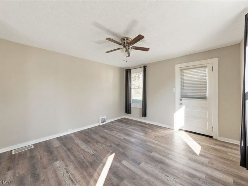 3623 Siam Avenue, Cleveland, OH 44113 Photo 6