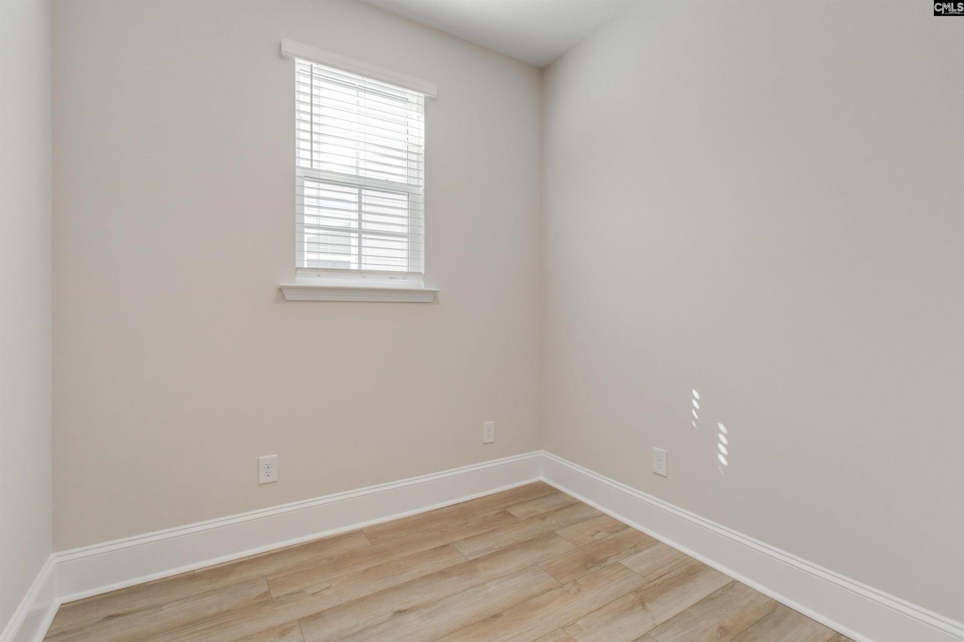 516 Dutton Way Photo 18
