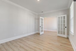 516 Dutton Way photo 4