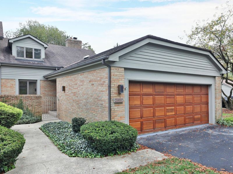 6466 Strathaven Court E, Unit 3D, Worthington, OH 43085 Photo 2