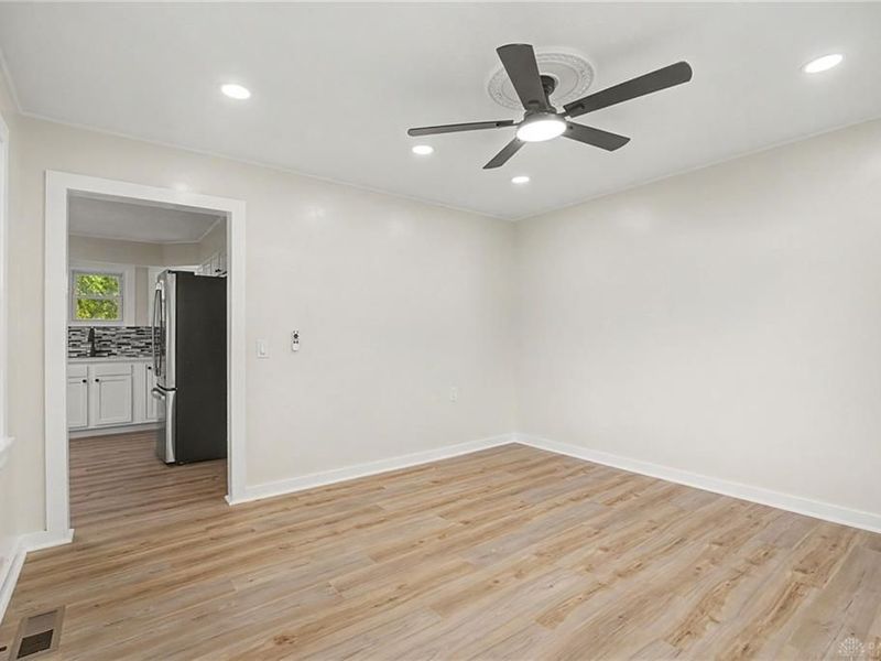 6050 Forestdale Avenue, Dayton, OH 45417 Photo 9