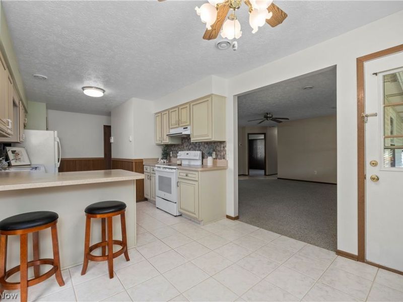 5230 Berkeley Drive, Sheffield, OH 44054 Photo 12