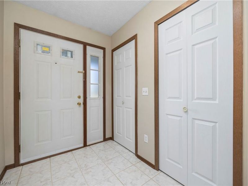 5230 Berkeley Drive, Sheffield, OH 44054 Photo 3