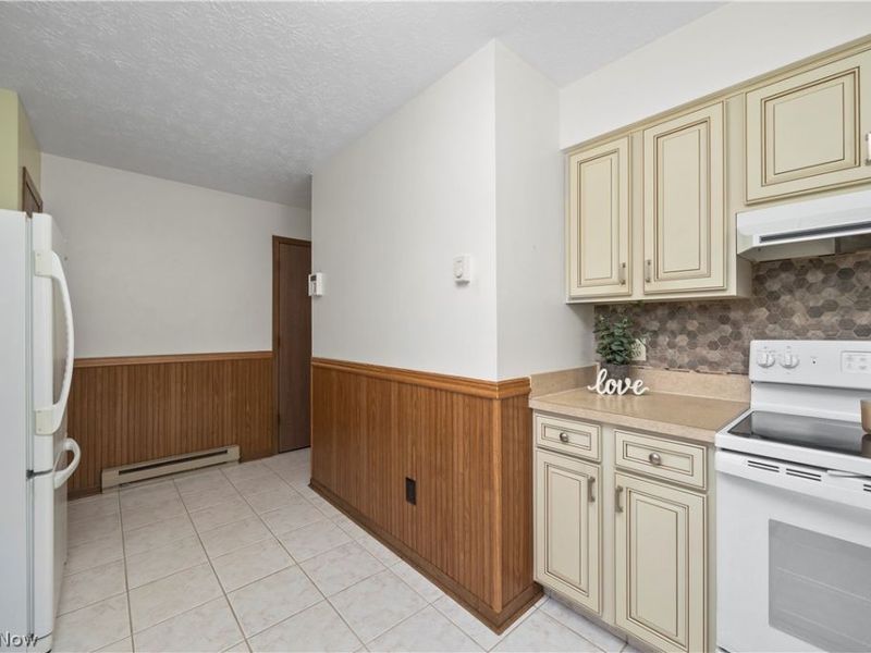 5230 Berkeley Drive, Sheffield, OH 44054 Photo 9