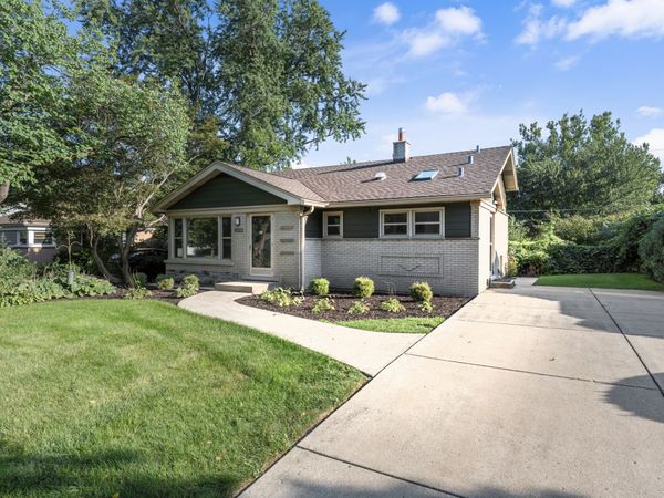 1505 W Euclid Avenue , Arlington Heights, IL 60005